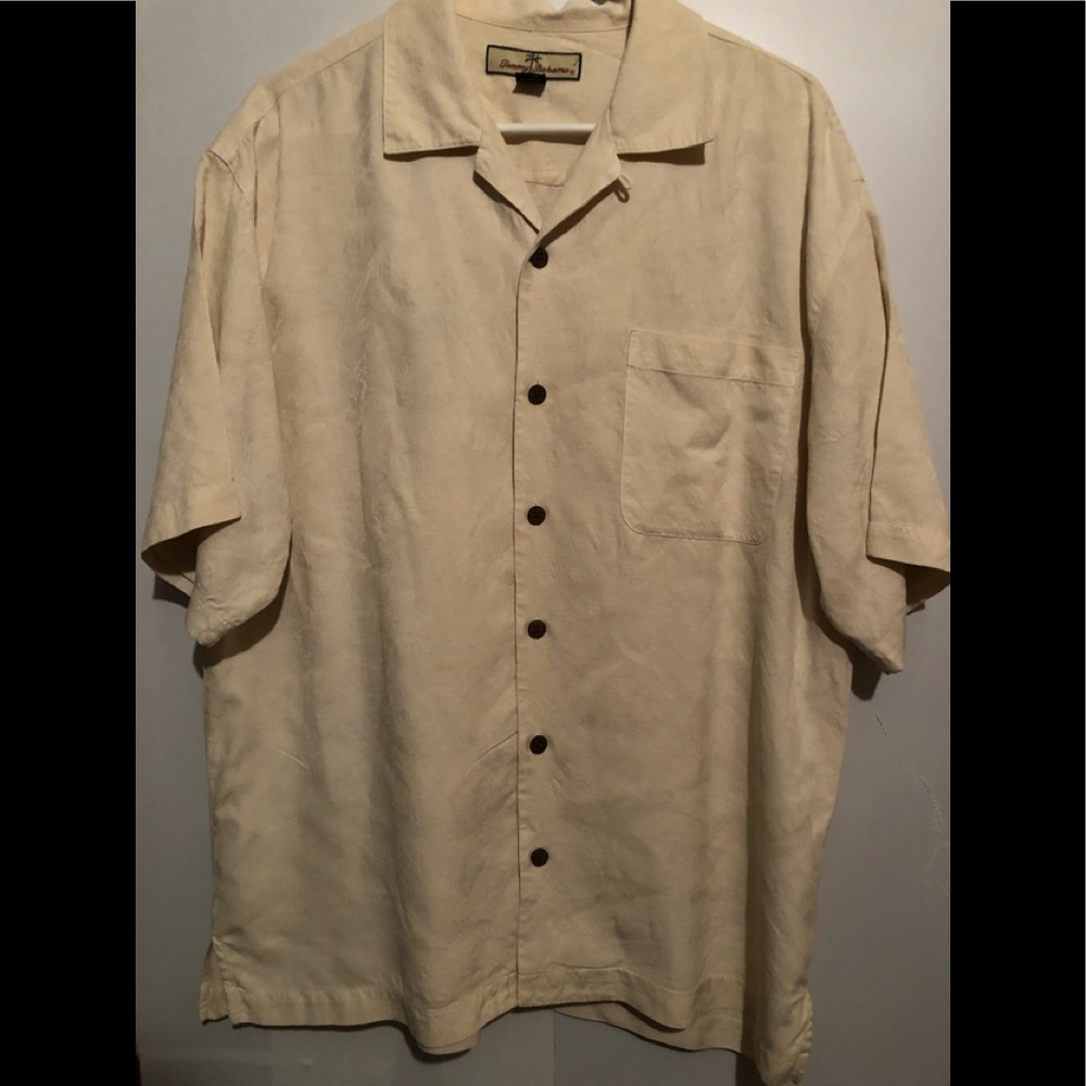 Men’s Tommy Bahama shirt size medium
